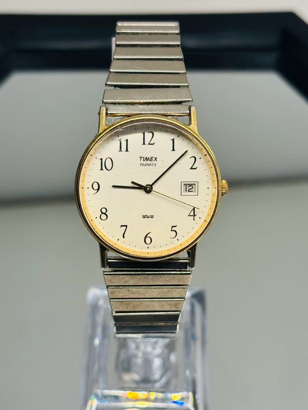 Vintage Timex Quartz Men’s Watch Date 32mm Expansion Band New Battery Runs